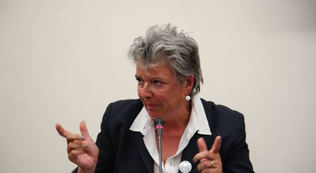 Rossella Martina fa le pulci al Comune: &#8220;Spese troppo alte per la corrente elettrica, ci sono i margini per risparmiare&#8221;