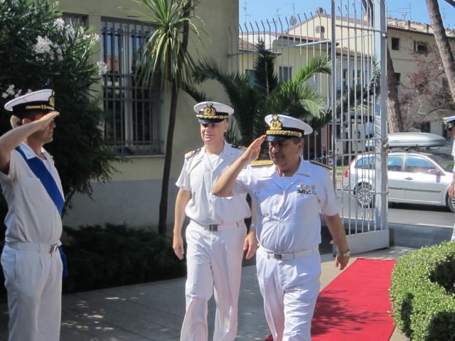 Viareggio, il direttore marittimo Faraone fa visita alla Capitaneria di Porto