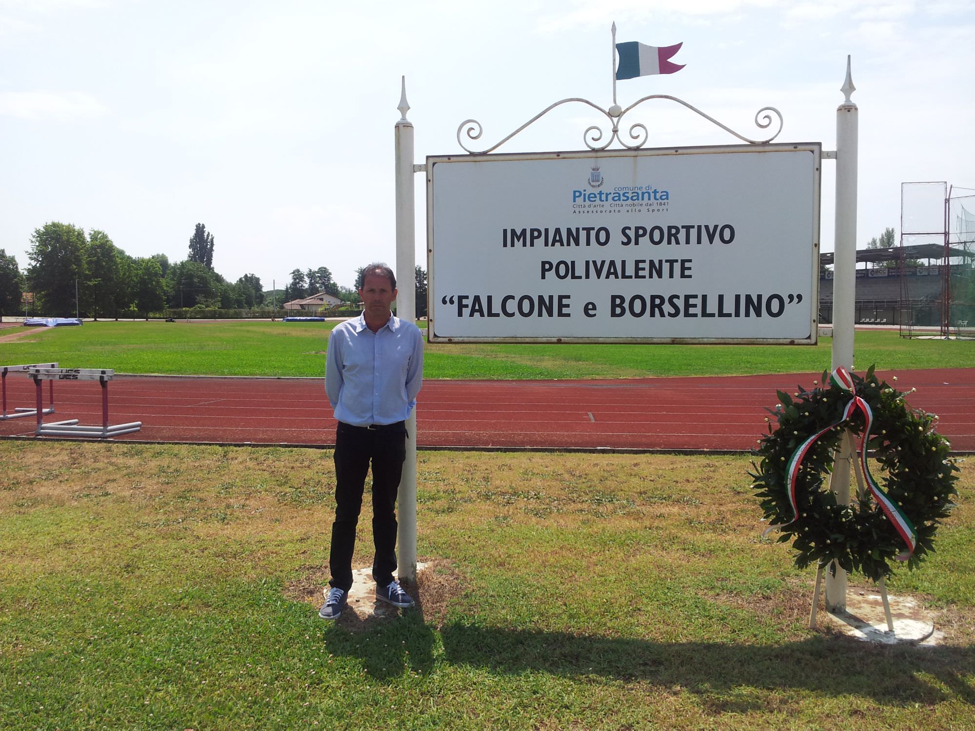 Pietrasanta, due nuovi parcheggi per disabili davanti al campo “Falcone e Borsellino”