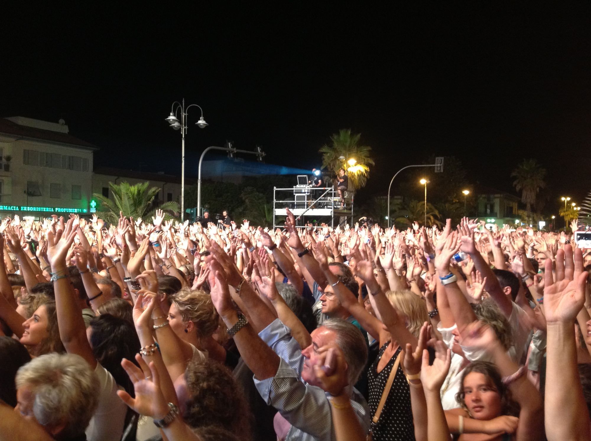 Grande successo di Radio Bruno Tour al Pontile di Tonfano