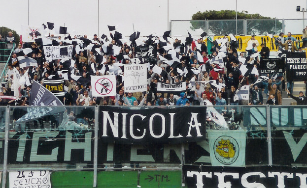 Una cena in ricordo dell’ultras del Viareggio Nicola Scrima