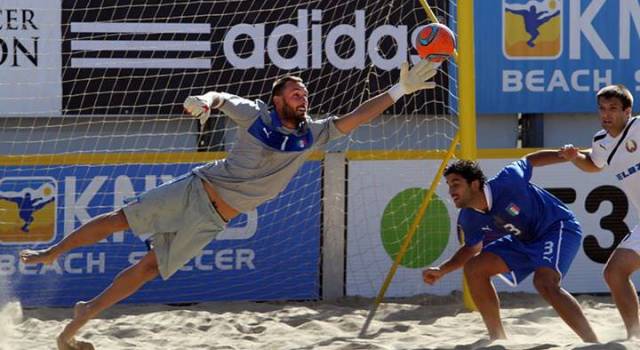 Beach Soccer, Gori e Ramacciotti trascinano l&#8217;Italia verso la semifinale di Euroleague