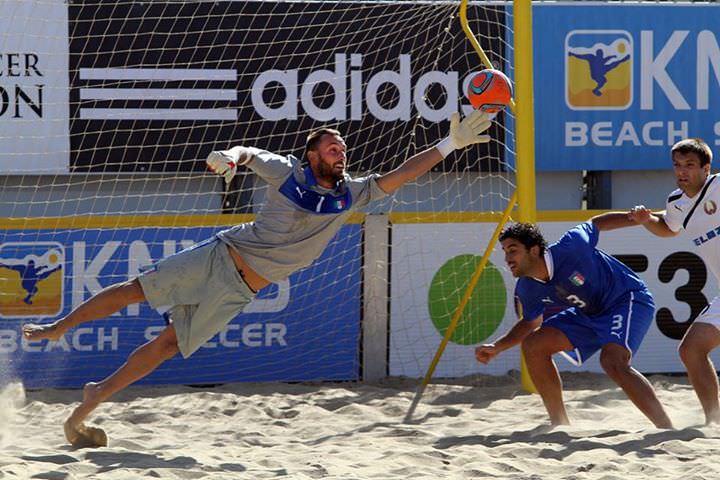 Beach Soccer, Gori e Ramacciotti trascinano l’Italia verso la semifinale di Euroleague