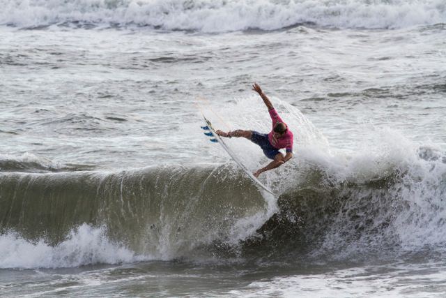 Roberto D’Amico si aggiudica il Quiksilver Versilia Surf Trophy