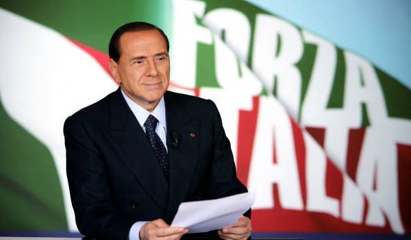 Silvio libero: a Forte dei Marmi il giro delle libertà di Berlusconi