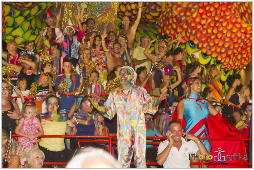 Ennesimo bagno di folla per il Carnevale Estivo: Passeggiata gremita per la vigilia di Ferragosto