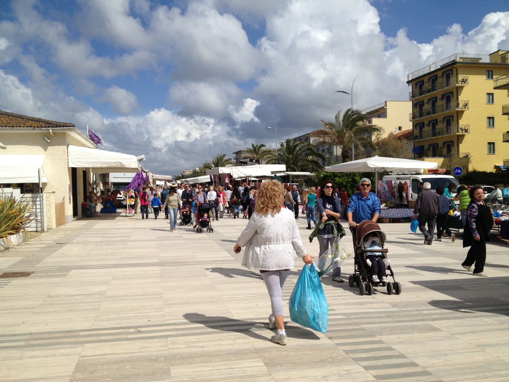 Confcommercio: “Più sicurezza e meno abusivismo a Lido di Camaiore”