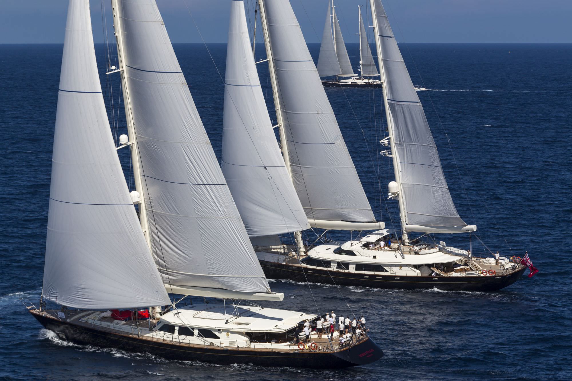 Яхта Perini Navi