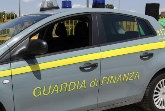 La guardia di finanza sequestra 150mila prodotti contraffatti