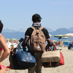Fratelli d'Italia: "Non servono blitz sporadici contro l'abusivismo. I banchetti sono ancora tutti al loro posto" 1 (foto Marco Pomella)