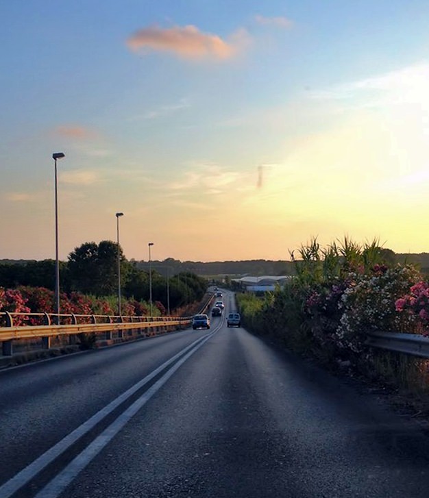 Illuminazione, iniziato il riposizionamento dei cavi al cavalcavia Arcobaleno a Torre del Lago