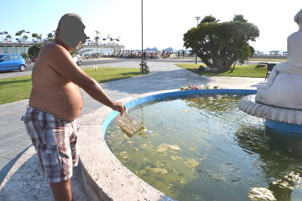 Quando è il turista a dover pulire la città dove villeggia: ecco Viareggio