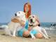 L’onorevole Brambilla visita una dog beach di Lido e presenta il “Manifesto Animalista”