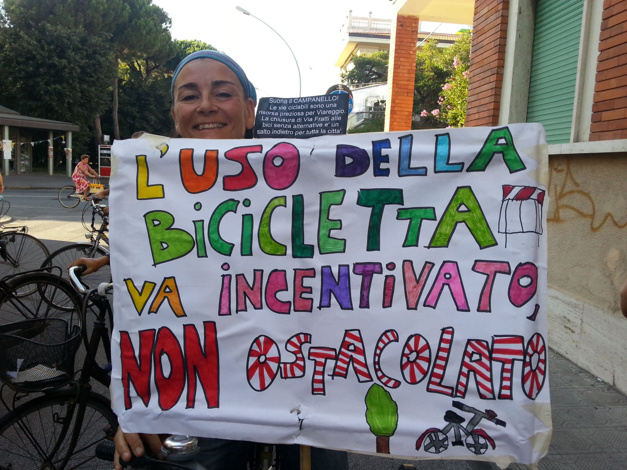 Riapertura di via Fratti alle biciclette. La mozione di “Viareggio tornerà bellissima”