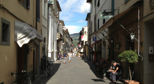 Viabilità in centro a Camaiore, incontro con i commercianti