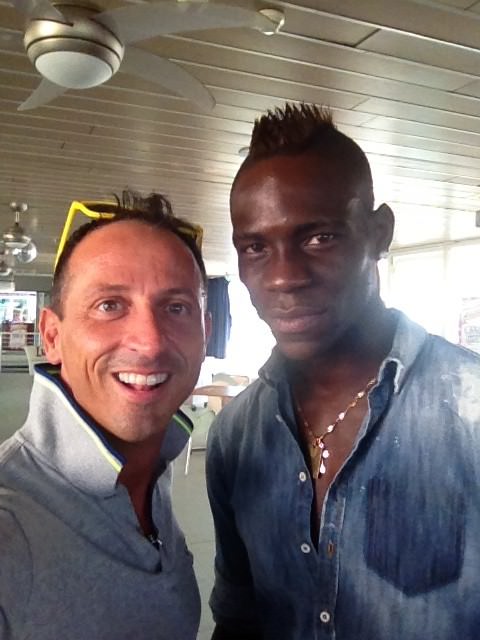 Balotelli smentisce di avere un account Facebook. Verrà davvero al Carnevale?