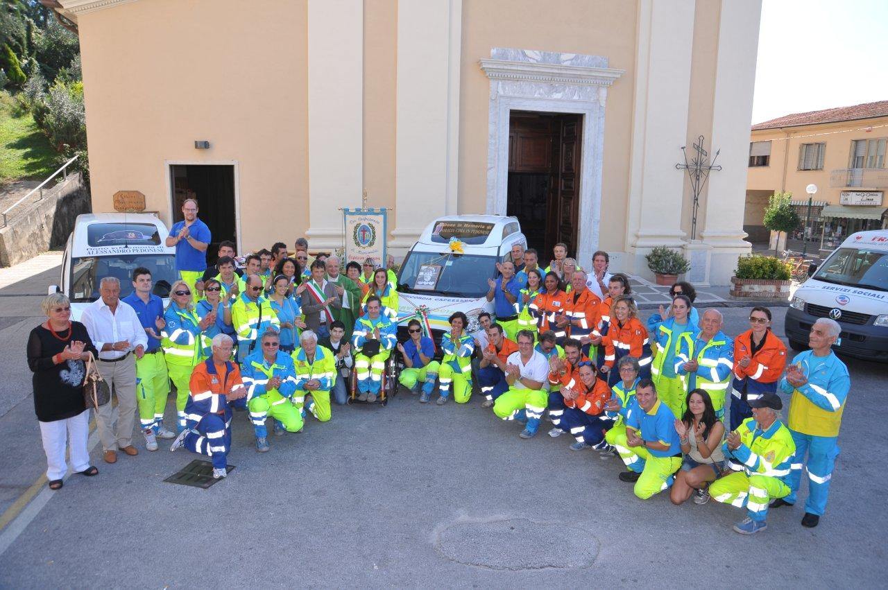 Grande festa alla Misericordia di Capezzano per la vestizione di 10 nuovi membri