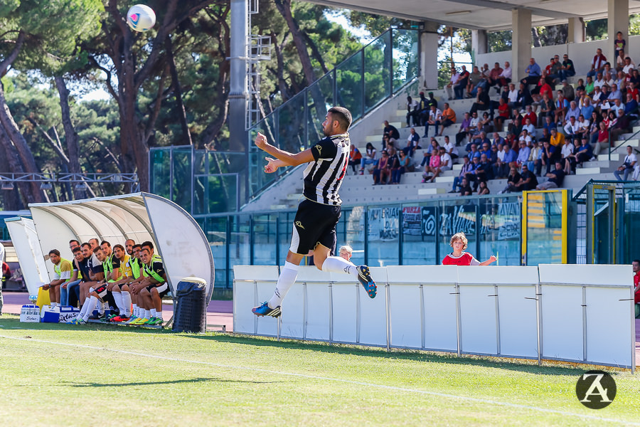 Viareggio, Miggiano fa le prove per L’Aquila. Dubbi in mediana e in avanti