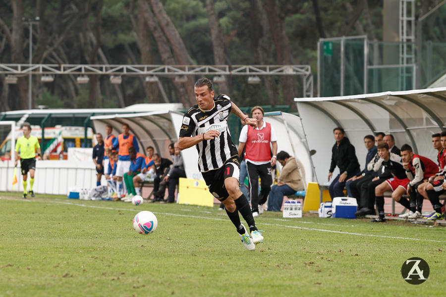 Lucarelli prova il 4-3-3 nel primo allenamento con il Viareggio: in dubbio Casarini e Romeo