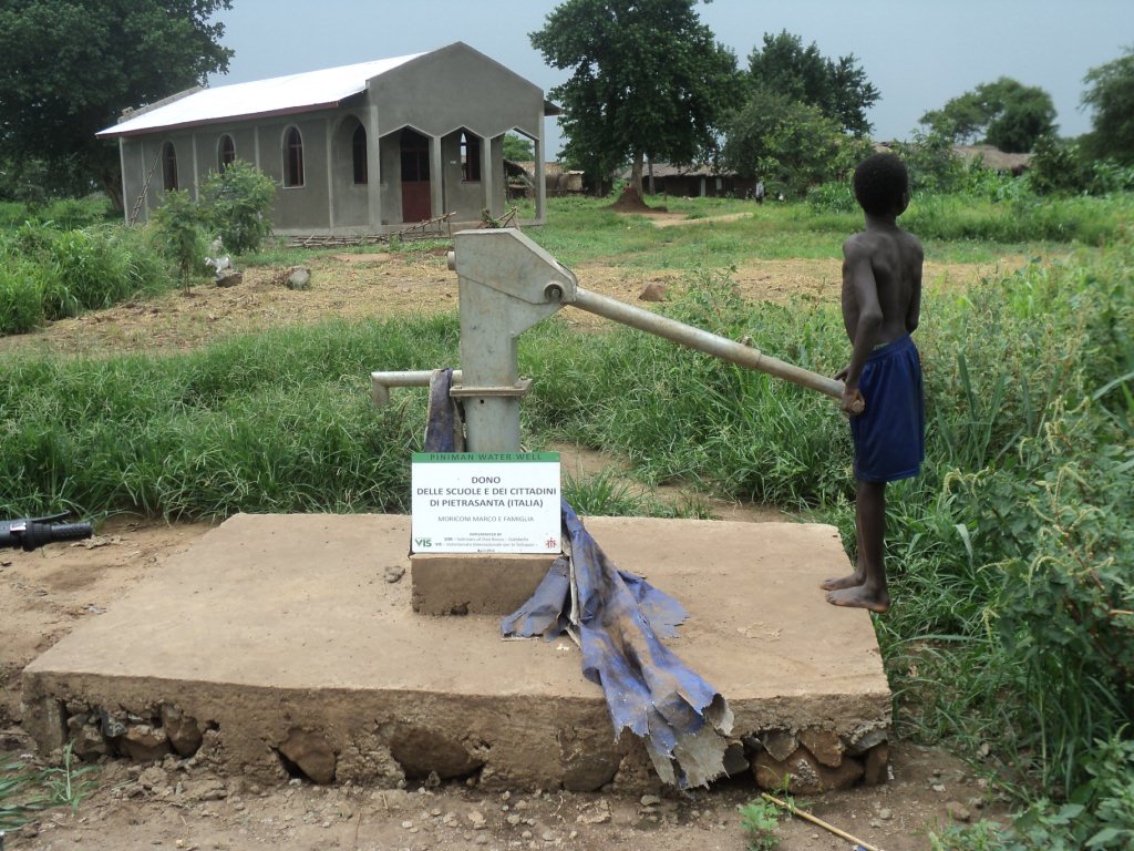 I bambini delle scuole di Pietrasanta “costruiscono” un pozzo di acqua in Africa