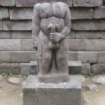 Ossessionati dalle dimensioni del pene. Da uomo a uomo 2 statua Java (foto by http://www.flickr.com/photos/isawasi/ )