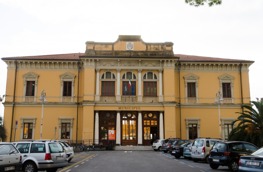 comune municipio pietrasanta