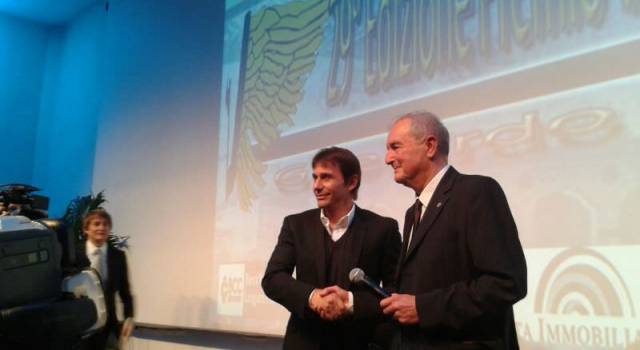 Antonio Conte tra i premiati della Viareggio Cup. Rugani leggerà il giuramento