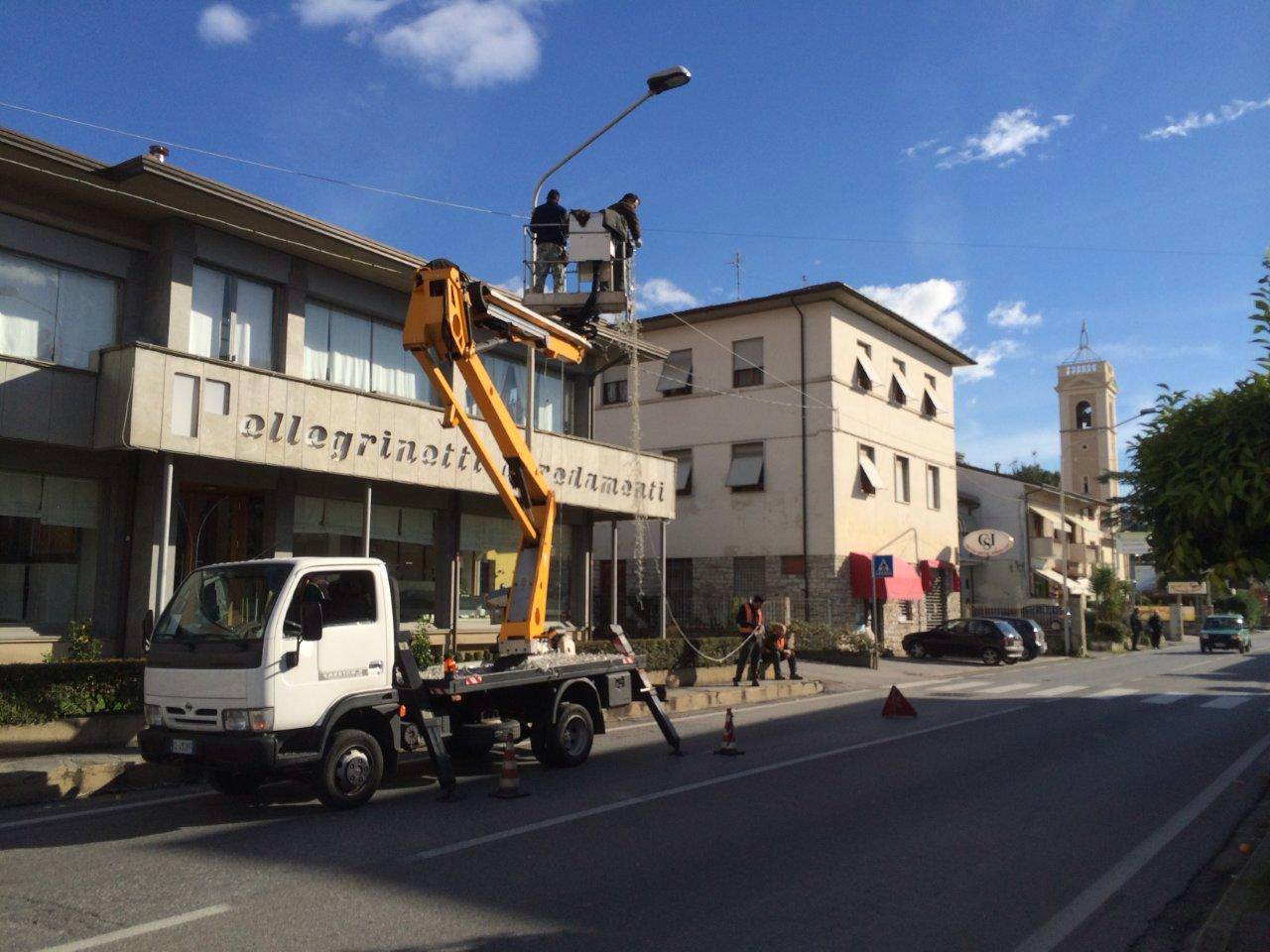 A Capezzano già pronte le luci di Natale