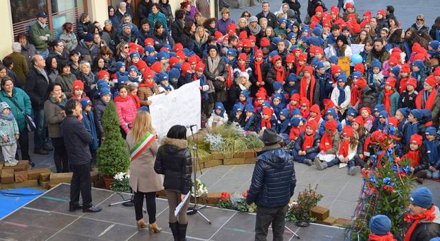 Centinaia di bambini in piazza per la Festa della Toscana