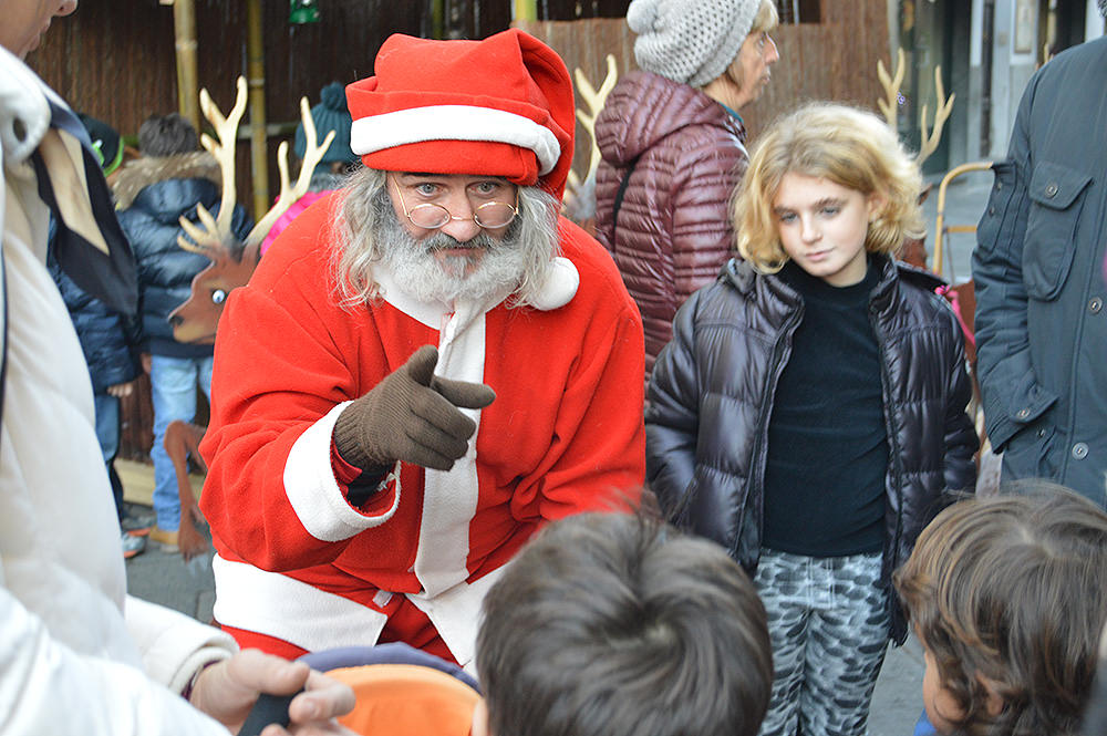 Grande successo per la prima dei mercatini di Natale a Camaiore