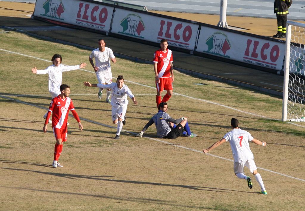 Finale allo “Zecchini”: Grosseto-Viareggio 2-1