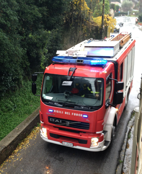 Doppio incendio domestico nella notte