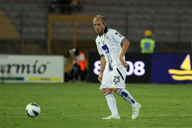 A Viareggio arriva “La biblioteca vivente”, tra i protagonisti il calciatore Andrea Masiello