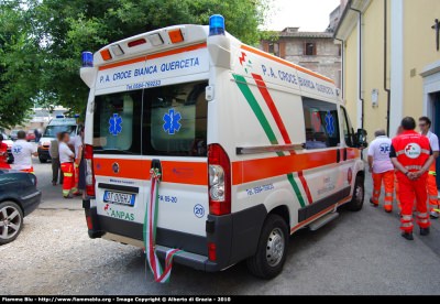 Per la Croce Bianca di Querceta una nuova ambulanza intitolata a Rodolfo Giannotti