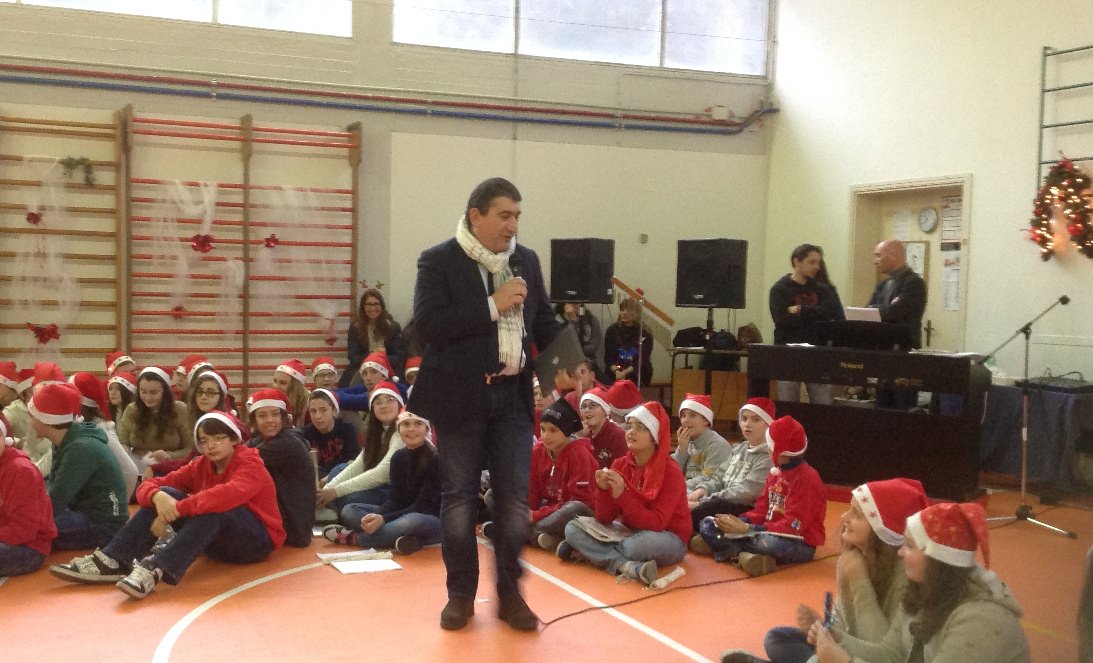 Festa alla scuola di Pontestazzemese per gli auguri di Natale