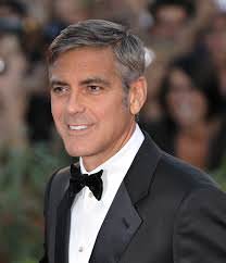 George Clooney in Versilia. Champagne e una bella bionda al Cocoà