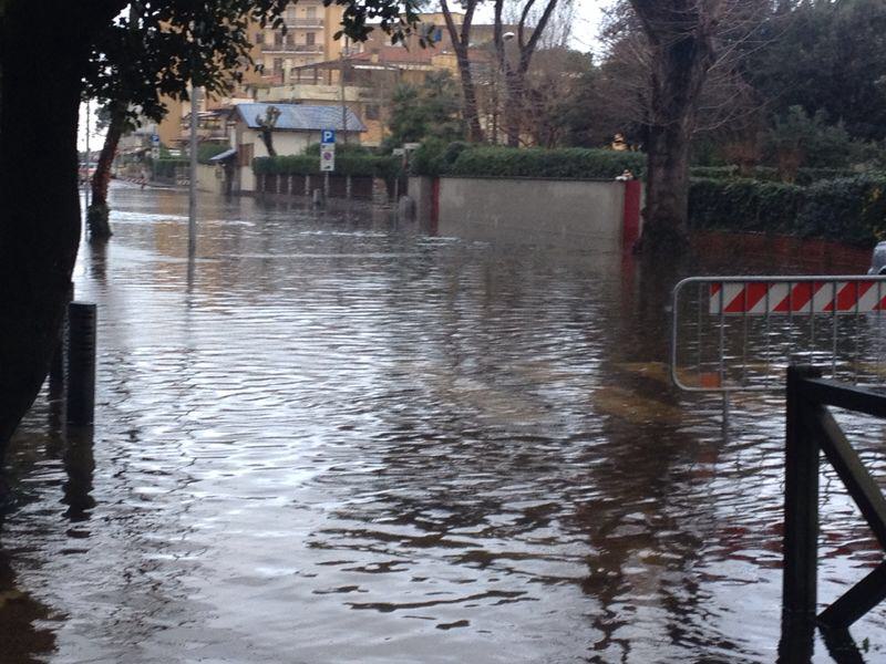 Maltempo, ancora allagata la zona di Città Giardino