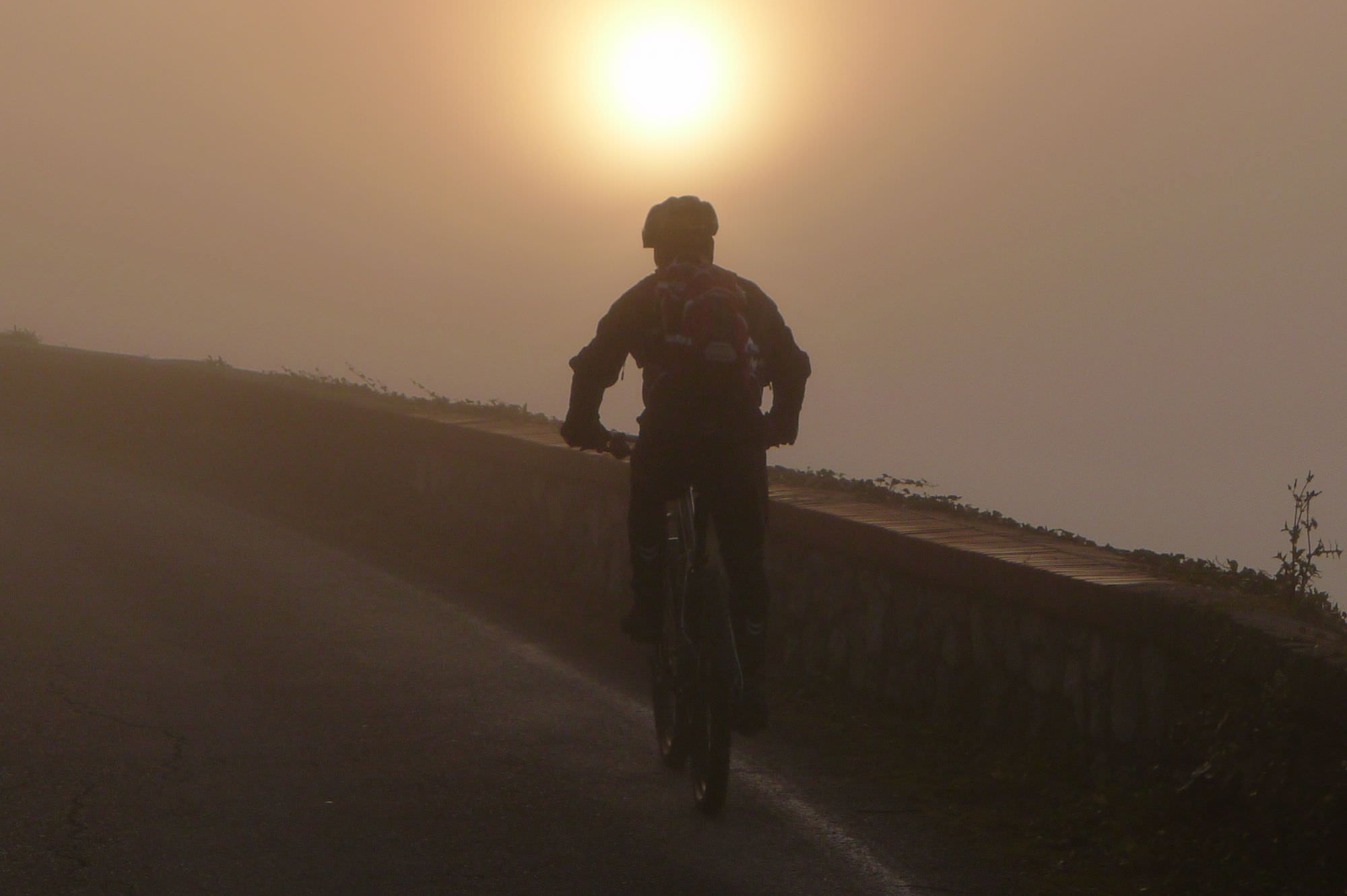 Escursioni, lunghi percorsi e trekking con bici in spalla per il 2014 di Apuane Extreme