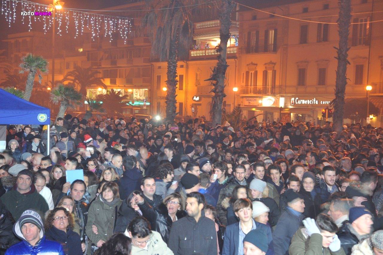 Derubati in Piazza Mazzini alla festa di Capodanno