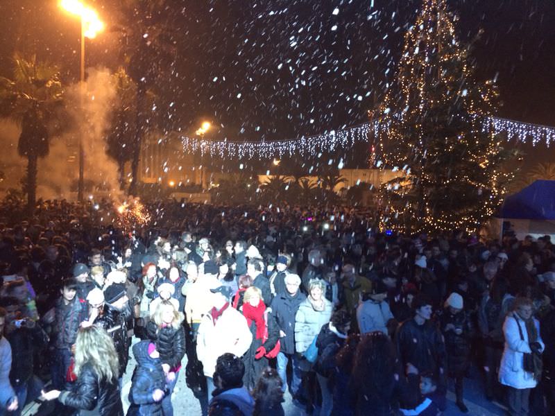 Successo per il Capodanno in piazza da Viareggio a Forte dei Marmi