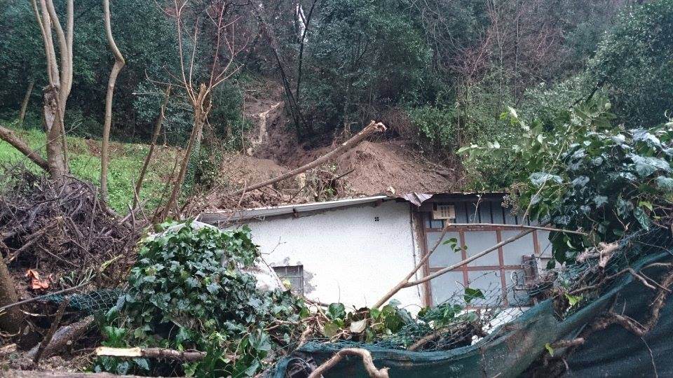 Frane, ancora una famiglia evacuata a Pietrasanta