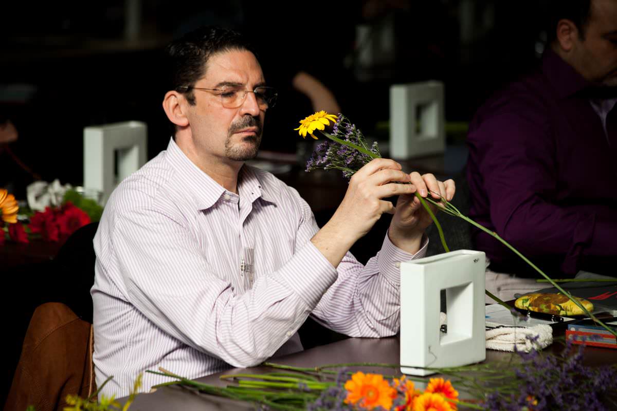 Luca Ramacciotti, il re dell’ikebana è versiliese