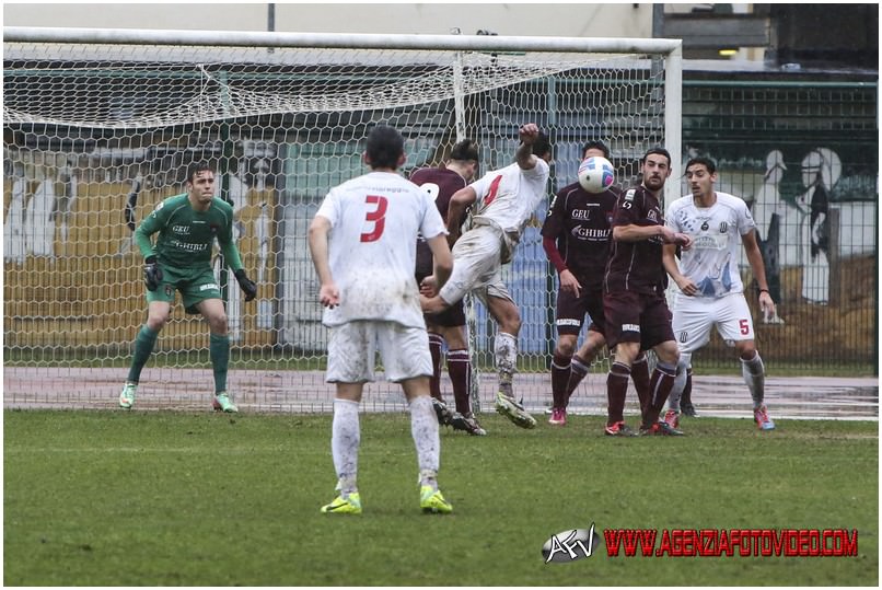 Il Pontedera gioca meglio ma non sfonda. Il Viareggio si tiene stretto lo 0-0