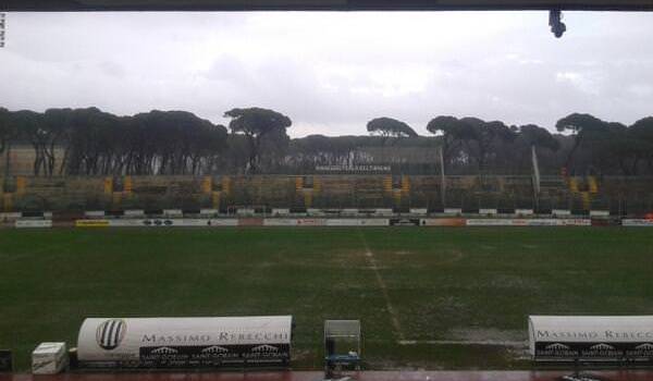 Viareggio-Pontedera rinviata per impraticabilità del campo