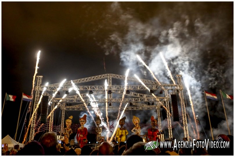 Carnevale di Viareggio, spostati al primo corso i fuochi della cerimonia di apertura