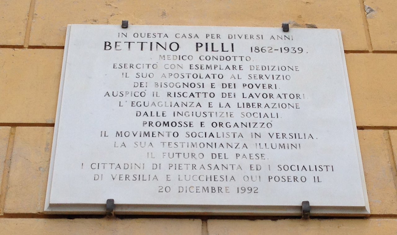 La targa dedicata a Bettino Pilli ha trovato il nuovo splendore