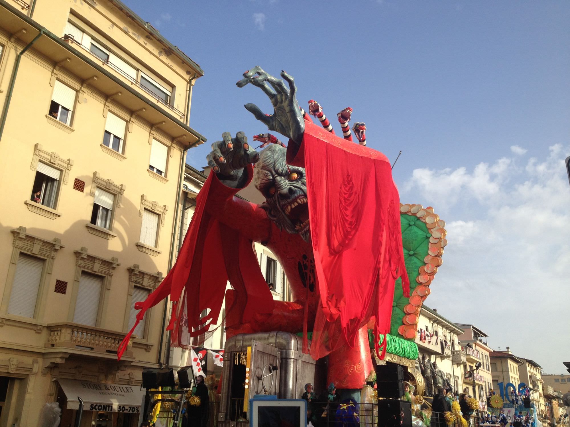 Approvati in Senato gli ordini del giorno per finanziare il Carnevale di Viareggio