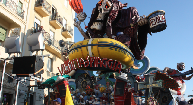 Carnevale di Viareggio 2015, i giurati del primo corso mascherato