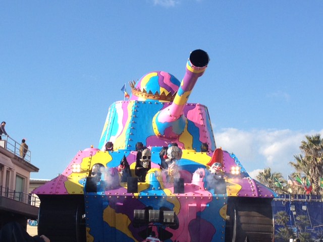 A Viareggio domenica da incorniciare, 400mila euro d’incasso per il secondo corso di Carnevale