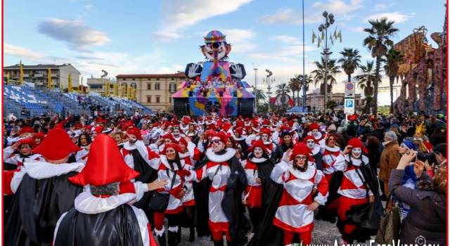 Carnevale di Viareggio, oltre due milioni e 260mila euro di incassi: è record di tutti i tempi